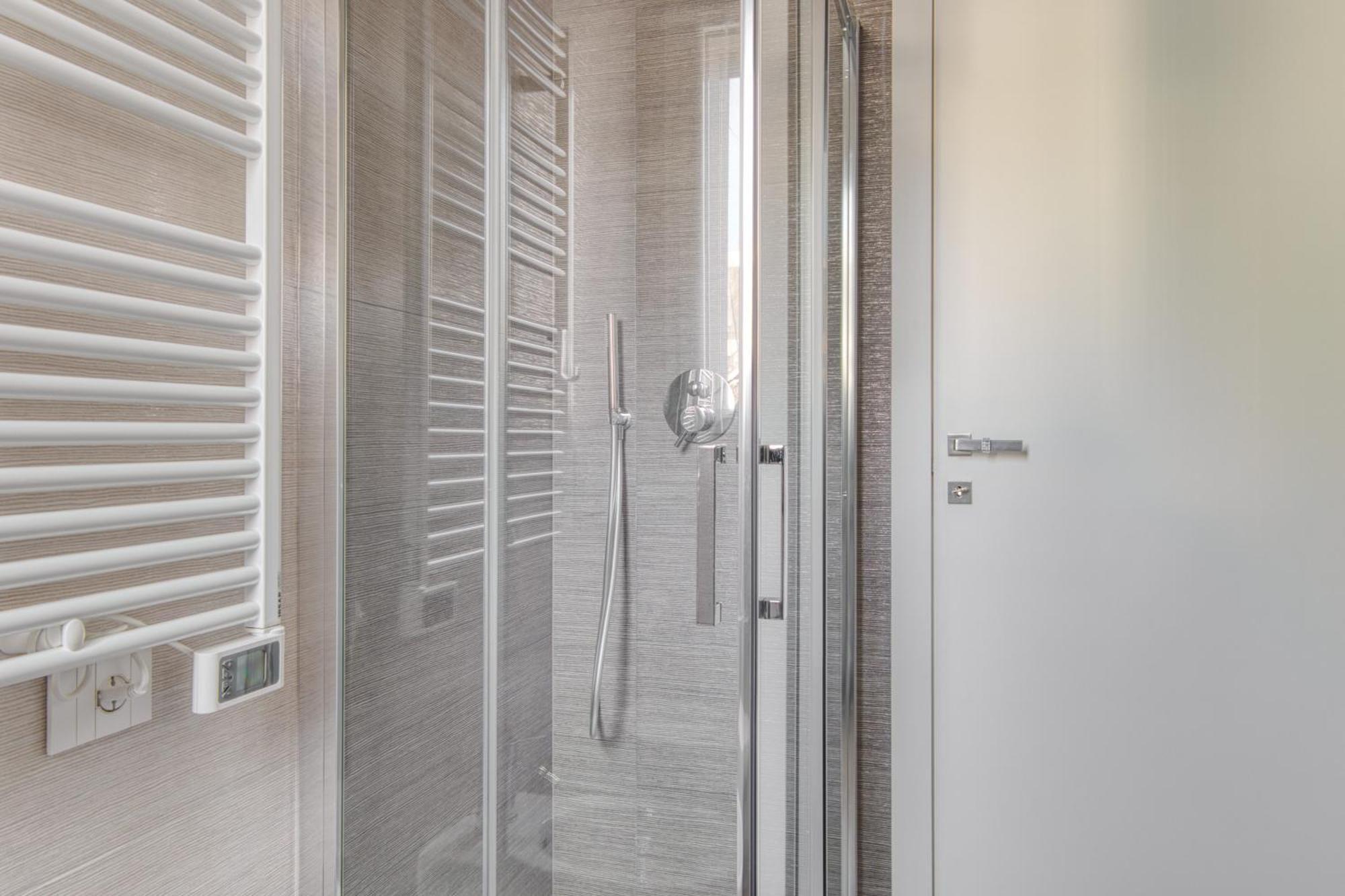 In Financial District 4 Pax Appartement